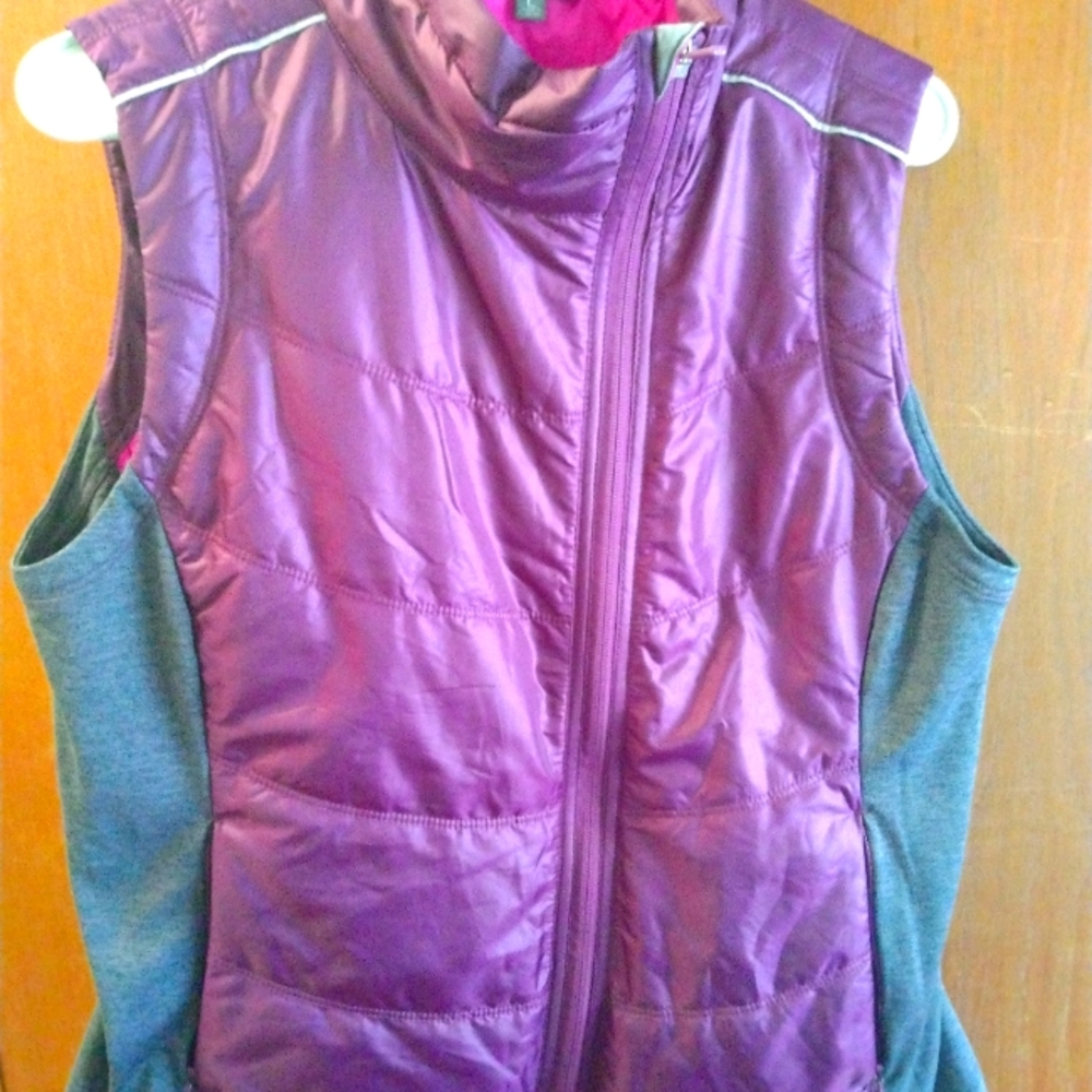 Title Nine Willpower Vest Grape Large